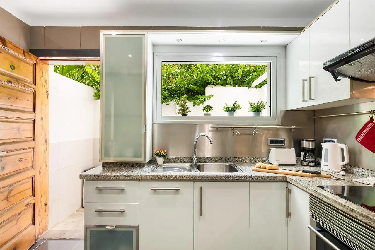 Fantastic Townhouse In The Centre Of Las Americas Playa de las Americas  0*, Playa de las Americas (Tenerife)