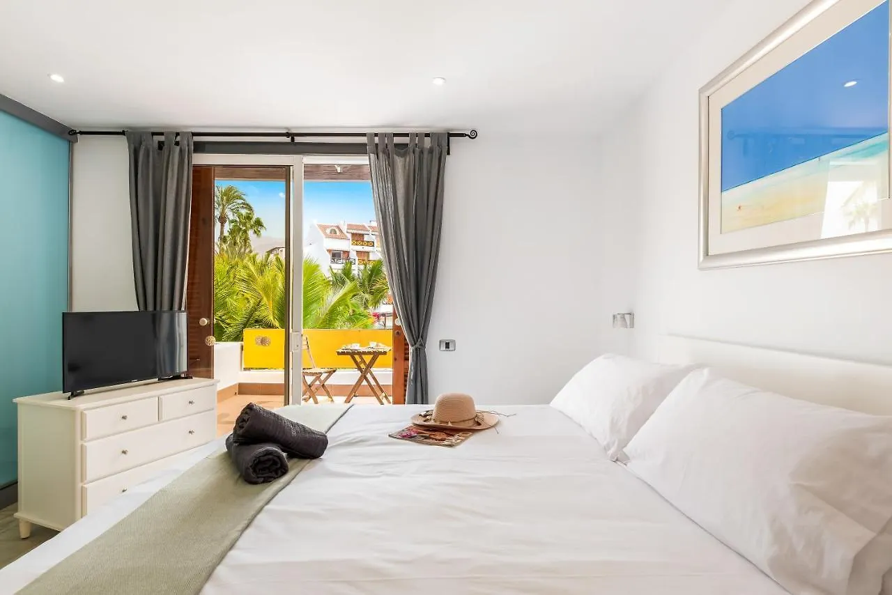 Villa Fantastic Townhouse In The Centre Of Las Americas Playa de las Americas
