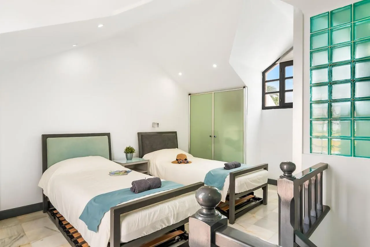 Villa Fantastic Townhouse In The Centre Of Las Americas Playa de las Americas