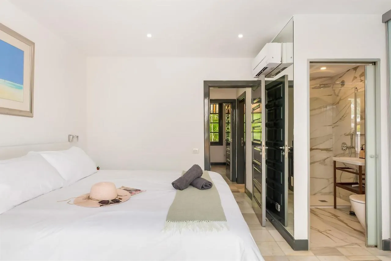 Villa Fantastic Townhouse In The Centre Of Las Americas Playa de las Americas