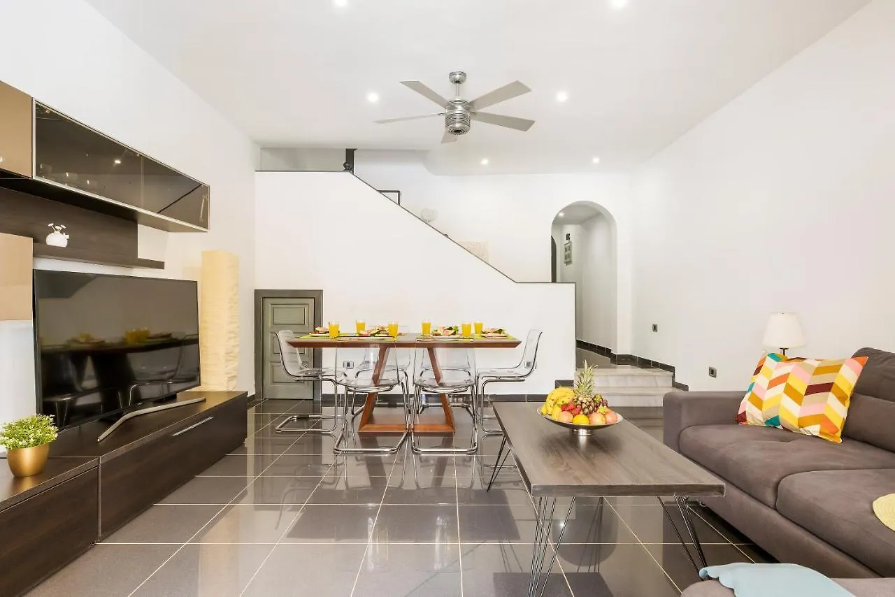 Fantastic Townhouse In The Centre Of Las Americas Playa de las Americas  0*, Playa de las Americas (Tenerife)